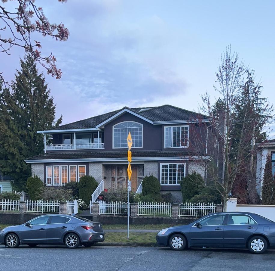 C And D Cozy Bedroom Vancouver Exterior foto